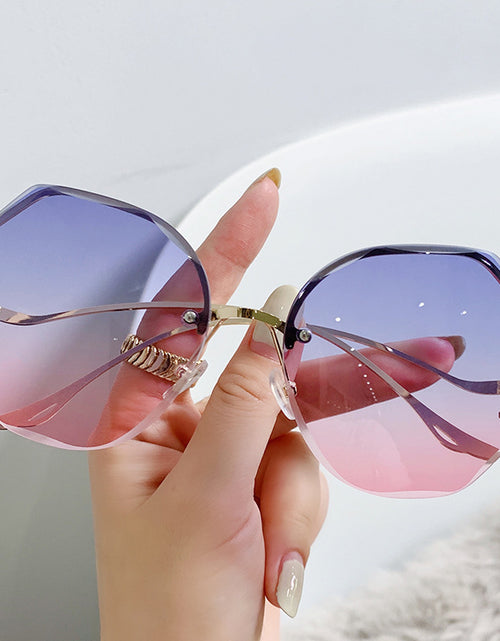 Load image into Gallery viewer, Fashionable UV Protection Sunglasses For Women
