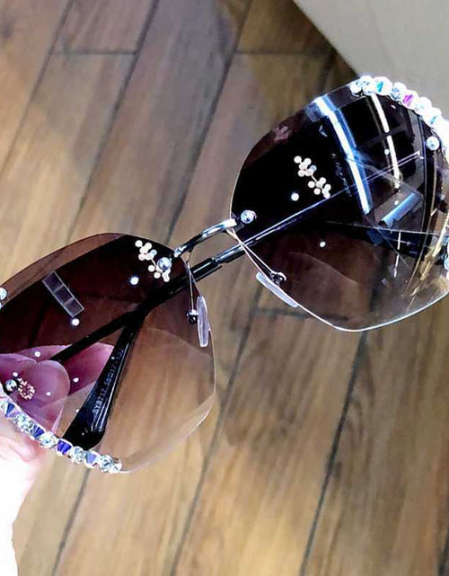 Load image into Gallery viewer, Diamond-Studded Sunglasses Women Anti-Sunglasses Women Fashion Round Face Driving Travel Glasses Korean Trend
