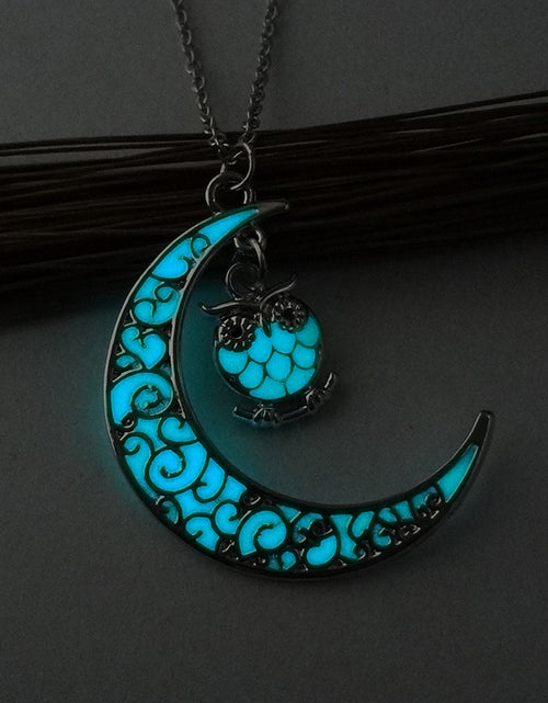 Load image into Gallery viewer, Glowing Pendant Necklaces Silver Plated Chain Necklaces
